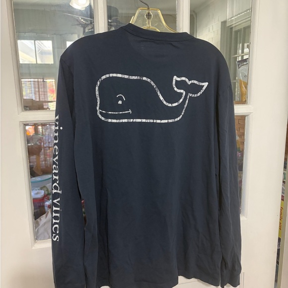 Vineyard Vines Blue Whale Graphic Long Sleeve - Picture 4 of 5
